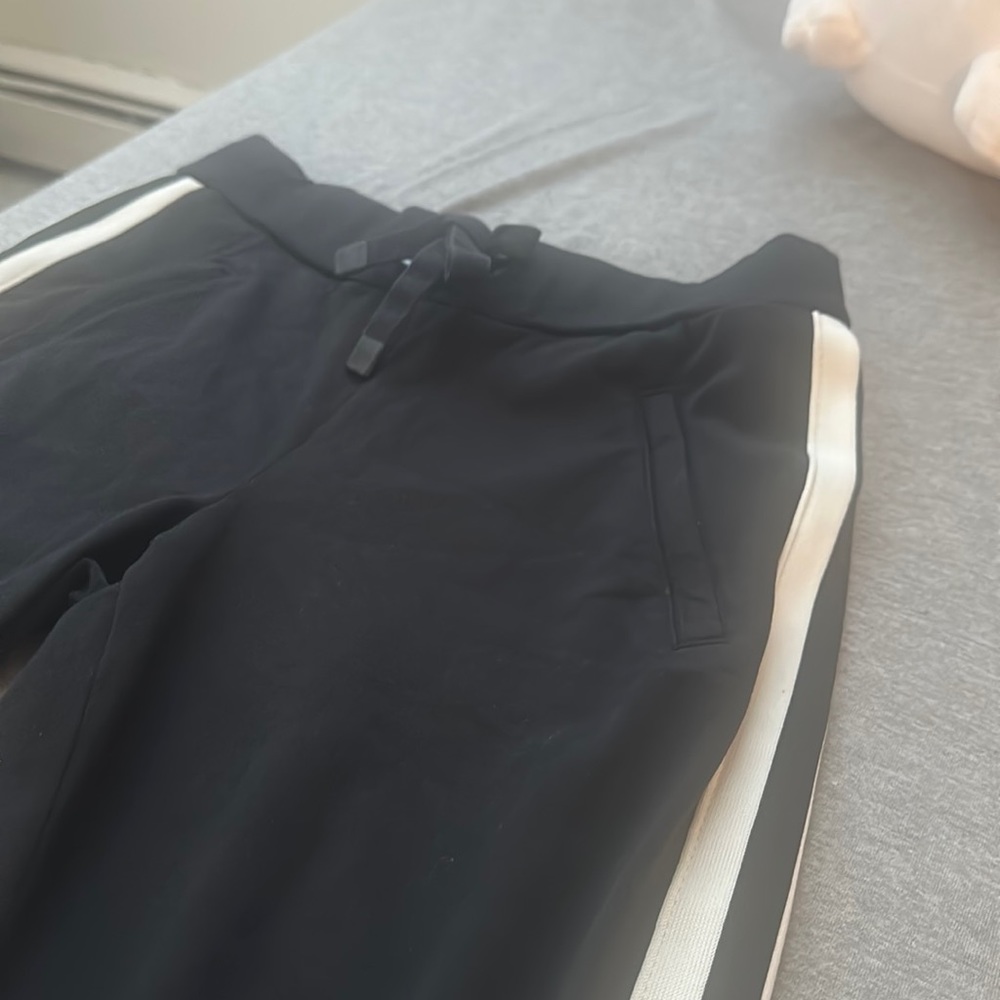 SOLD Athleta joggers in Size XXS - Picture 6 of 17
